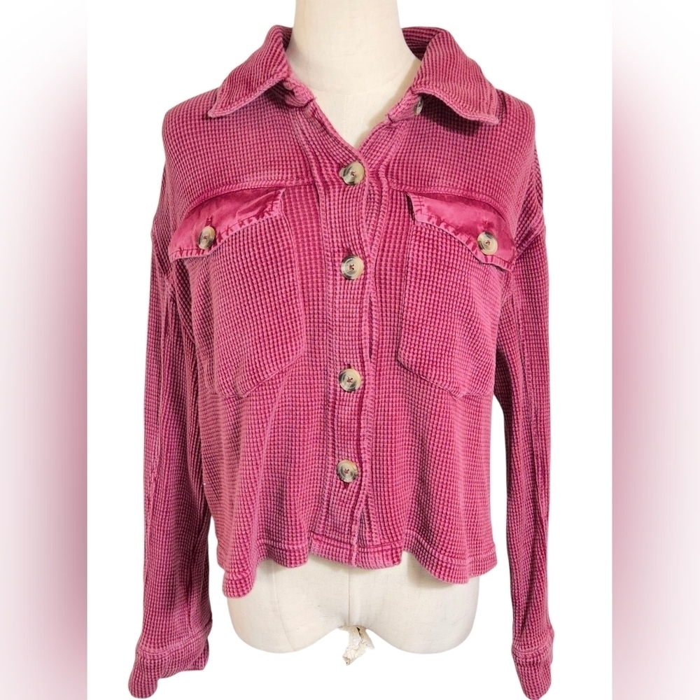 Bagatelle Collection Red Waffle Knit Cropped Shirt